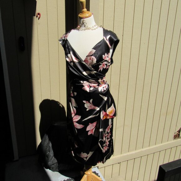 NEW WOMEN'S SATIN FLORAL DRESS BY DEBUT (SIZE 18UK / 14US) - Picture 1 of 4
